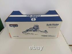 New Holland Ford 8N Tractor 1/8 Scale Models